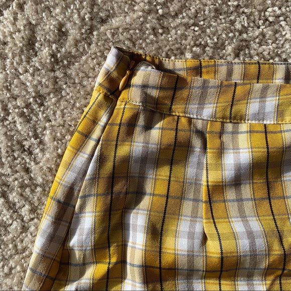 White/Yellow Plaid Skirt 🥇 - Picture 3 of 5
